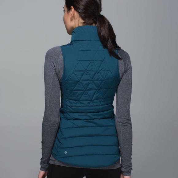 Lululemon Fluffed Up Down Vest Alberta Lake Teal - Picture 8 of 10